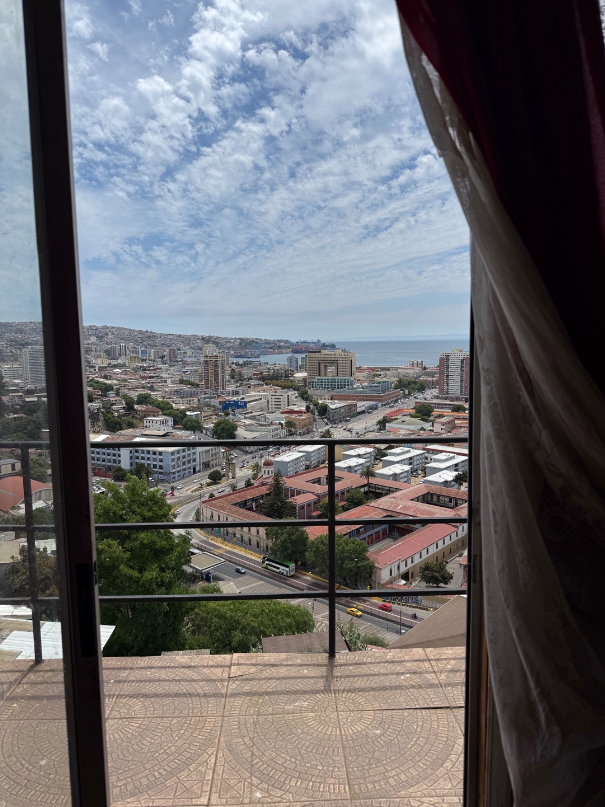 Casa con 3 Viviendas en Venta | Valparaíso